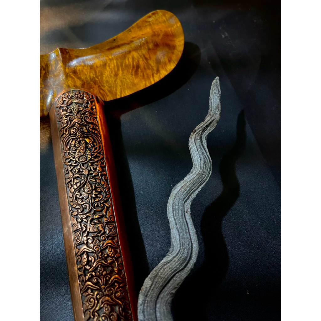 keris sepuh dapur sengkelat pamor ujung gunung sesuai filosofi drajad pangkat, nyekrak, warangka gay