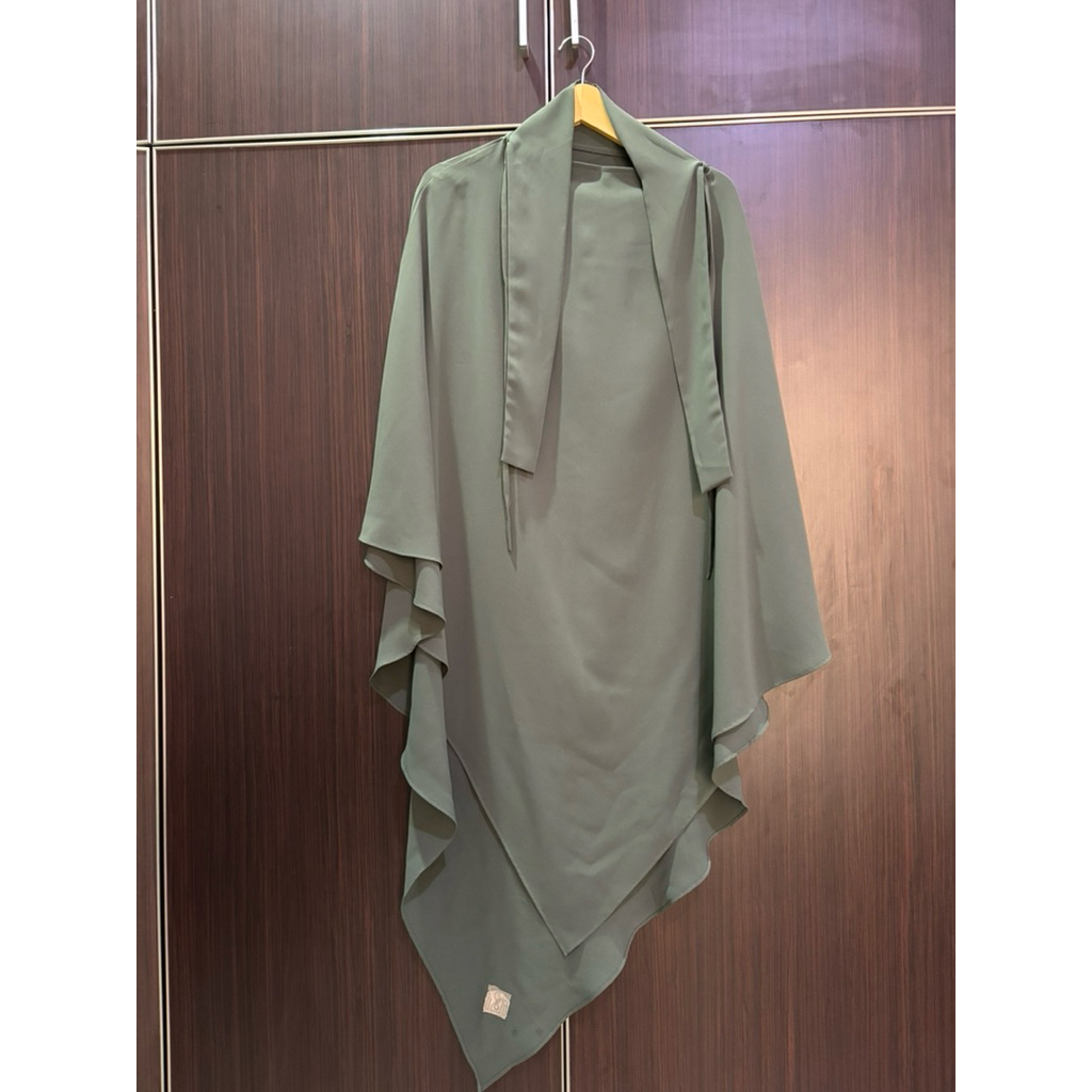 Nehhat V French Khimar preloved