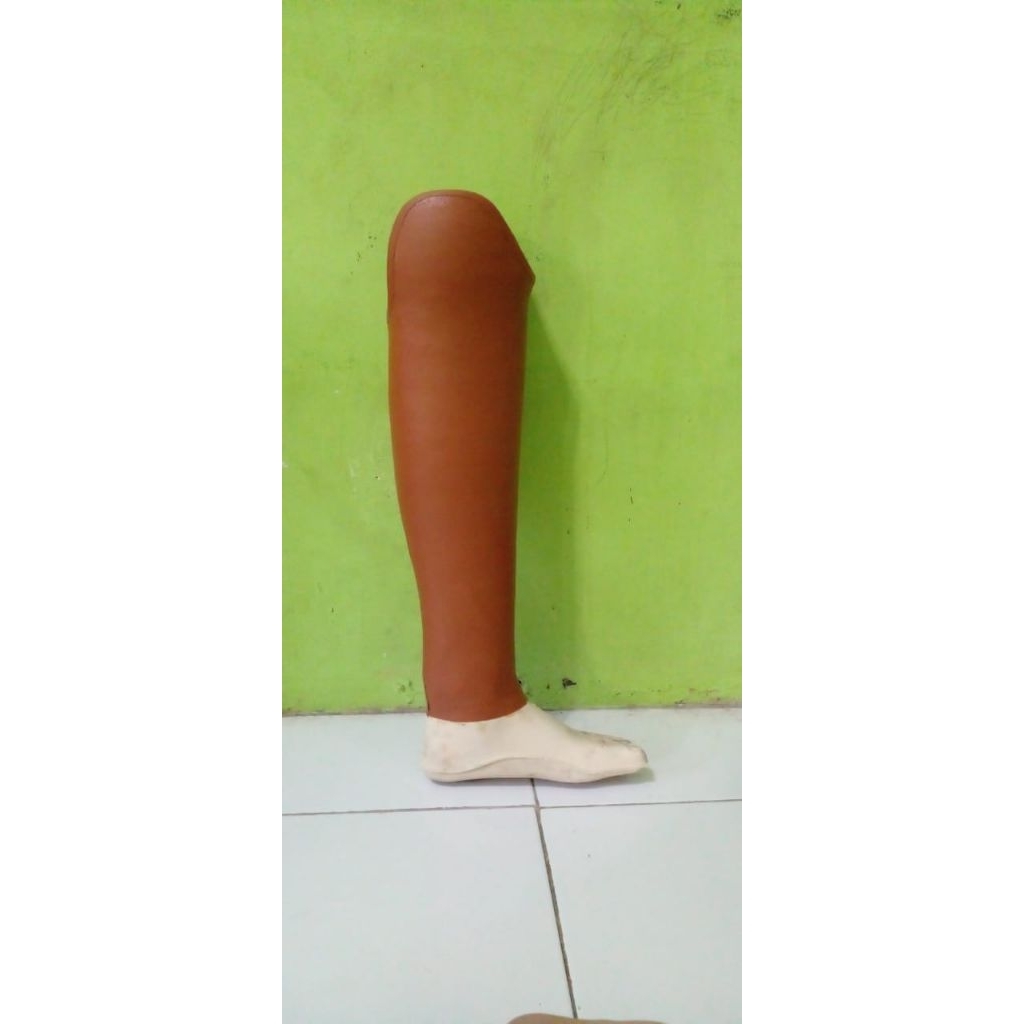 kaki palsu bawah lutut lokal telapak kayu