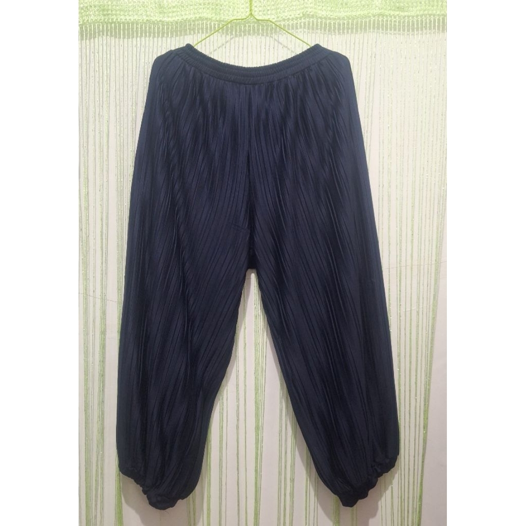celana joger plisket wanita jumbo biru navy, big size