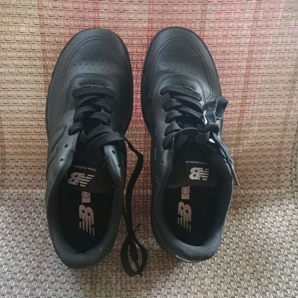 sepatu new balance (NB) ORI hitam