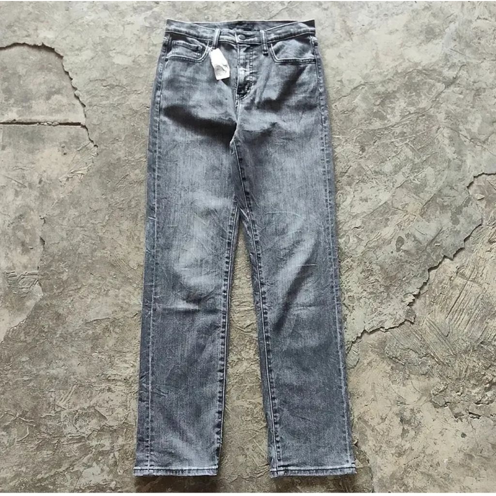 UNIQLO SLIM STRAIGHT JEANS PRIA