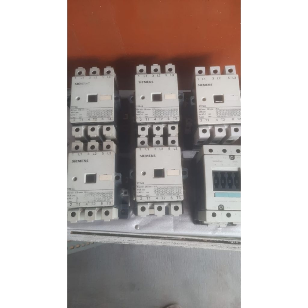 kontaktor siemen 3tf 49 100A coil 220V 0ri