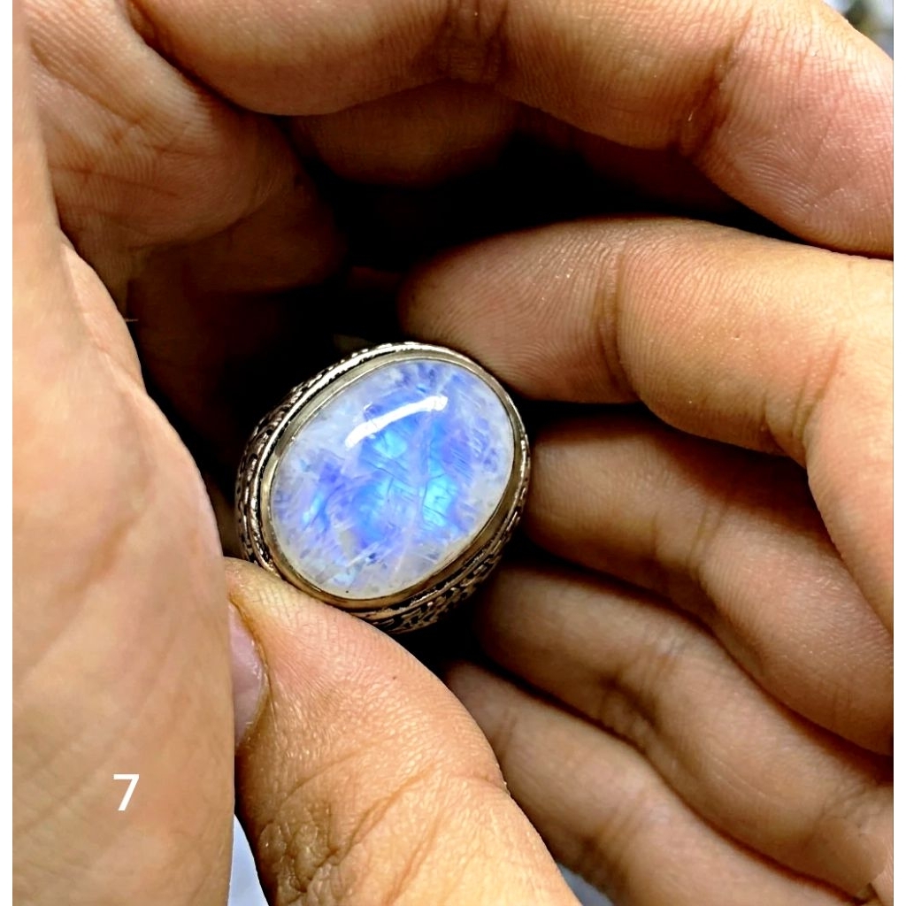 Biduri Bulan