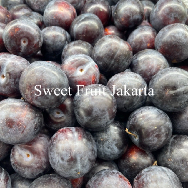 Buah Plum Black Manis Fresh 500gram / Buah Plum Black Import