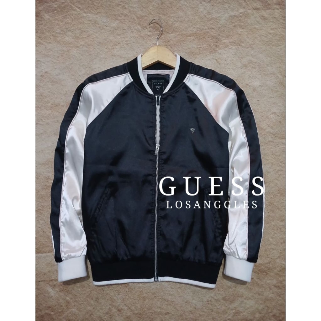 Jaket casual bomber GUESS bahan sateen bekas pakai