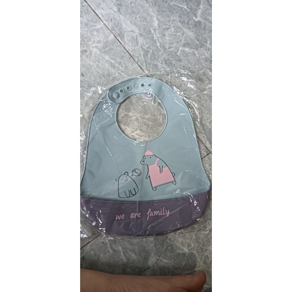 celemek makan bayi silicon
