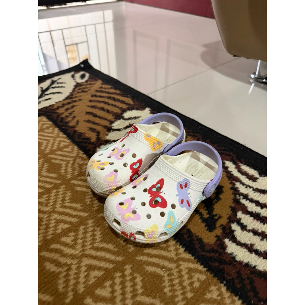sendal sepatu anak perempuan crocs toddler clasic butterfly original preloved