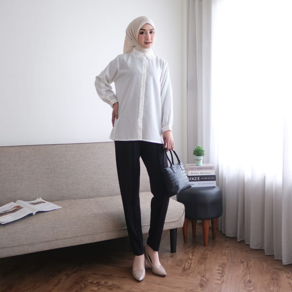 Kemeja Basic Putih Emerald Import Korean style Kerah full kancing basic daily wear