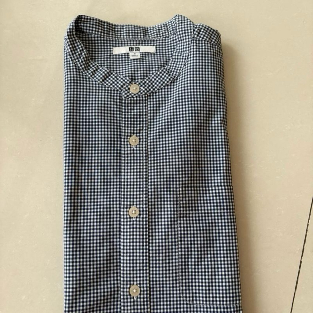 Kemeja Uniqlo slimfit pria second 100% original kerah koko - M