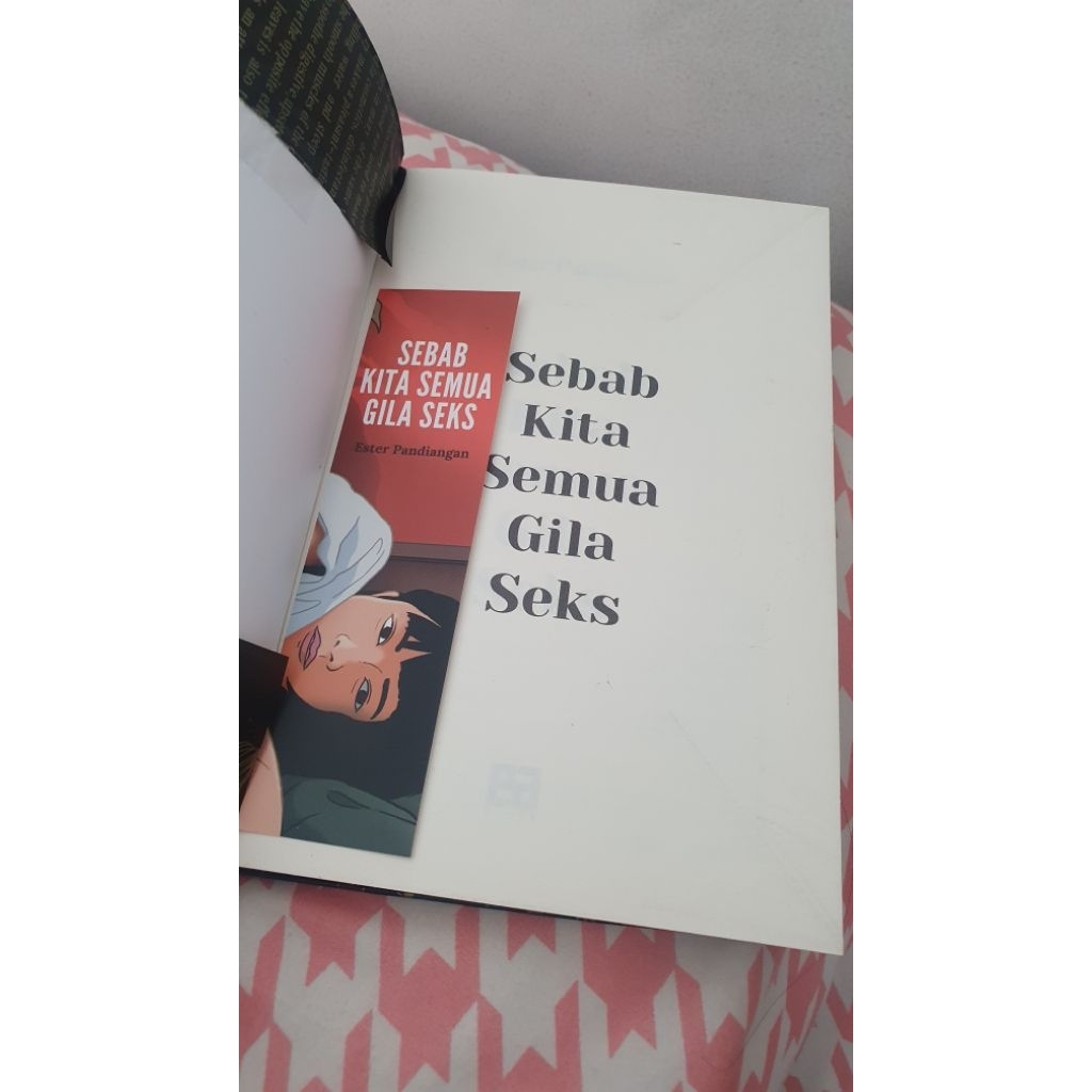 preloved buku Sebab Kita Semua Gila SxX