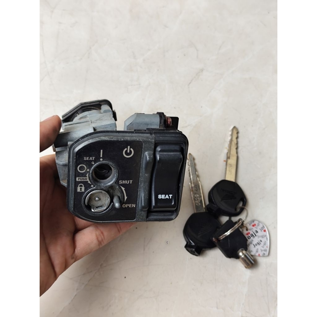 35010-K1A-N00 Kunci Kontak Komplit Key Set BeatSporty Deluxe Led Street Genio Scoopy Original