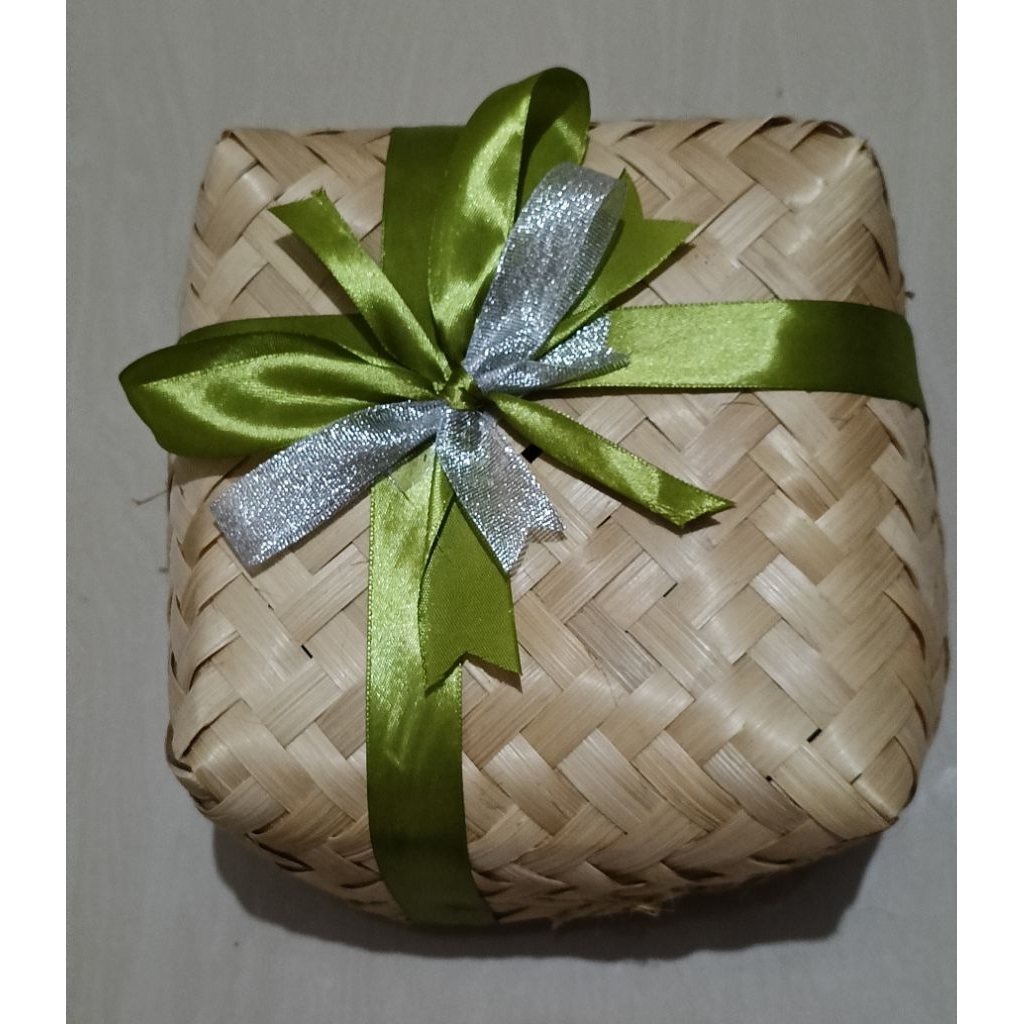 2 sets Besek Bambu 20x20 cm - Desain Elegan, Kualitas Premium, Tahan Lama. Isi 2 set hanya 19ribu