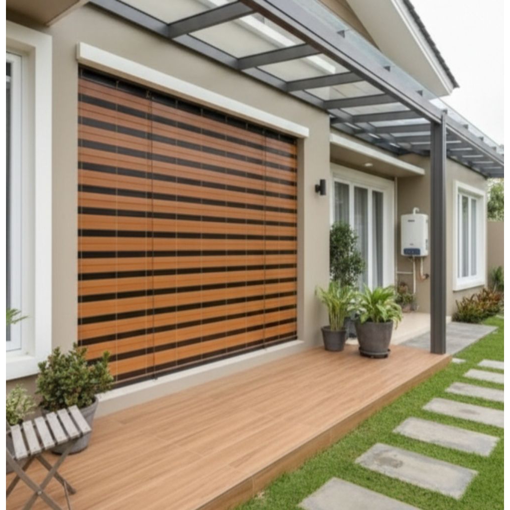 Tirai Outdoor PVC Motif Kayu – Roller Blind Tahan Cuaca Elegan