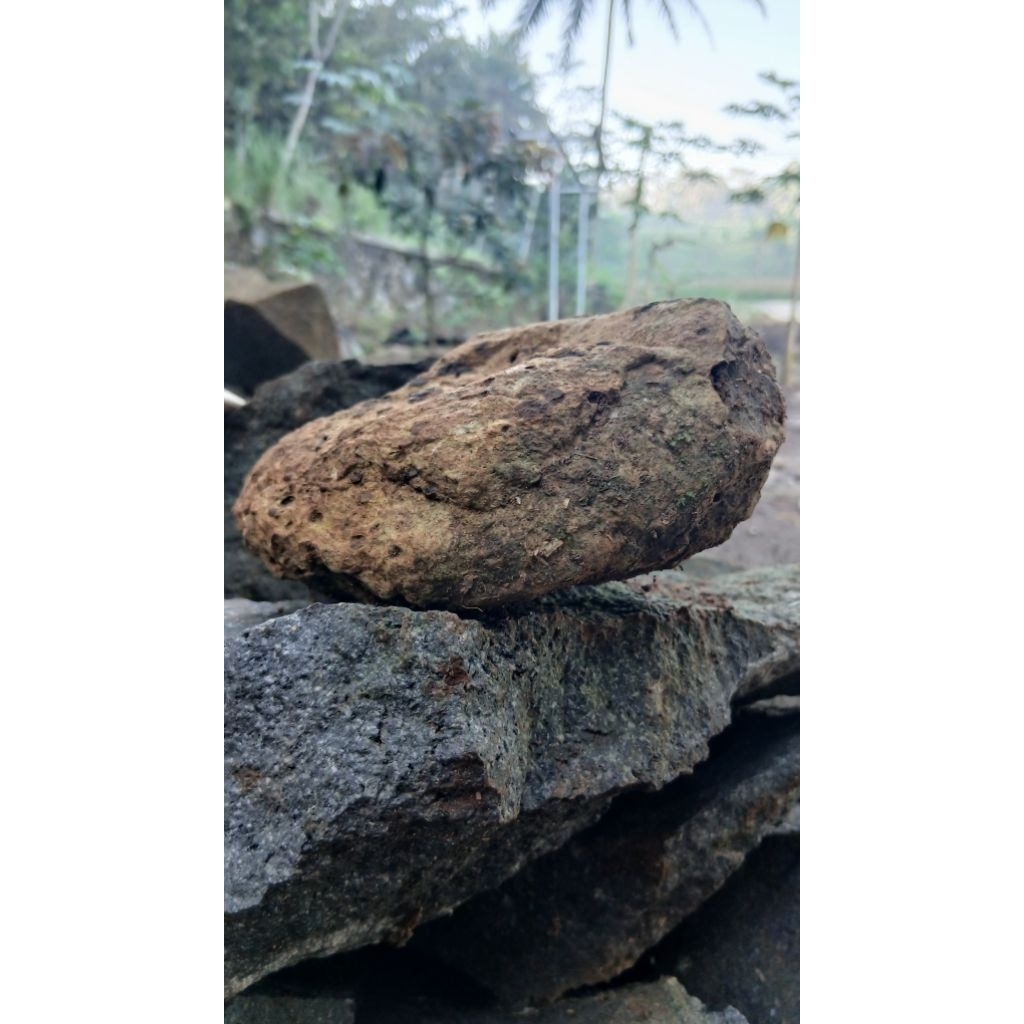 Batu Unik Alami 1 kg.
