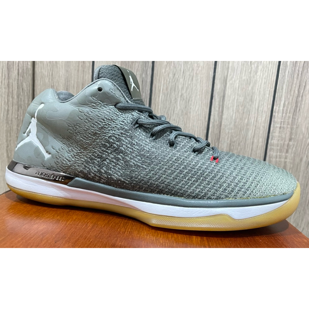 SEPATU JORDAN 31 LOW CAMO