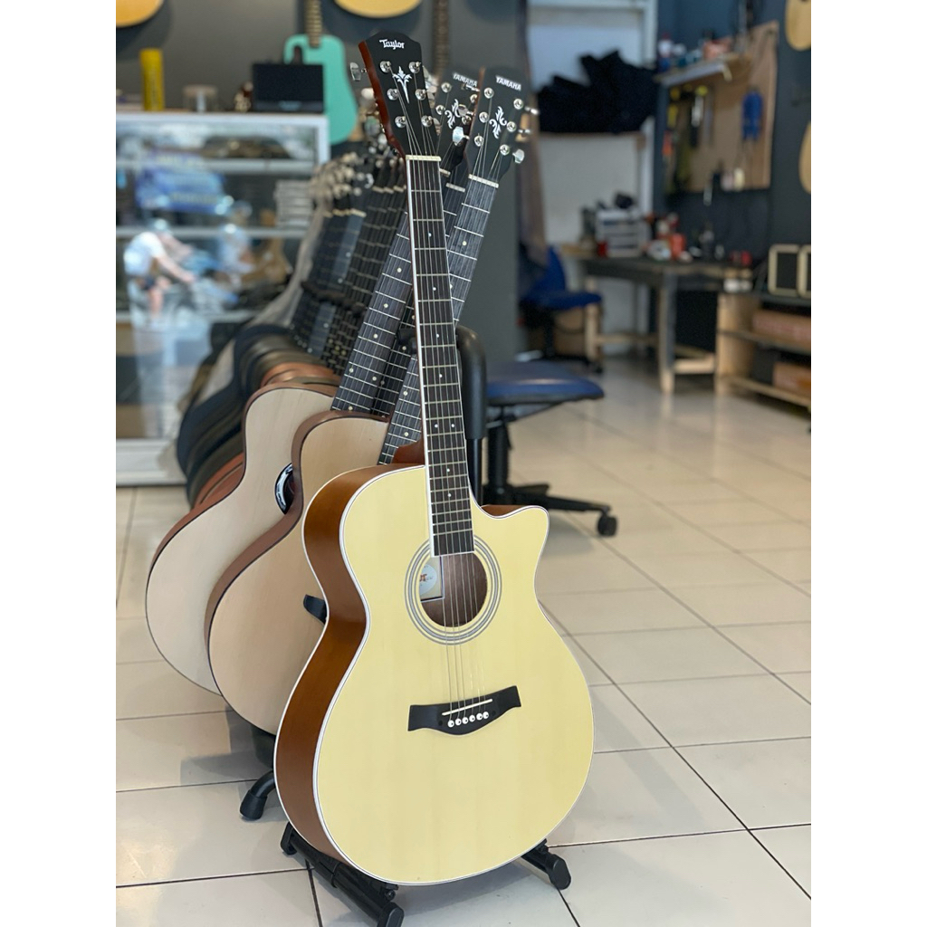 Gitar Akustik Taylor