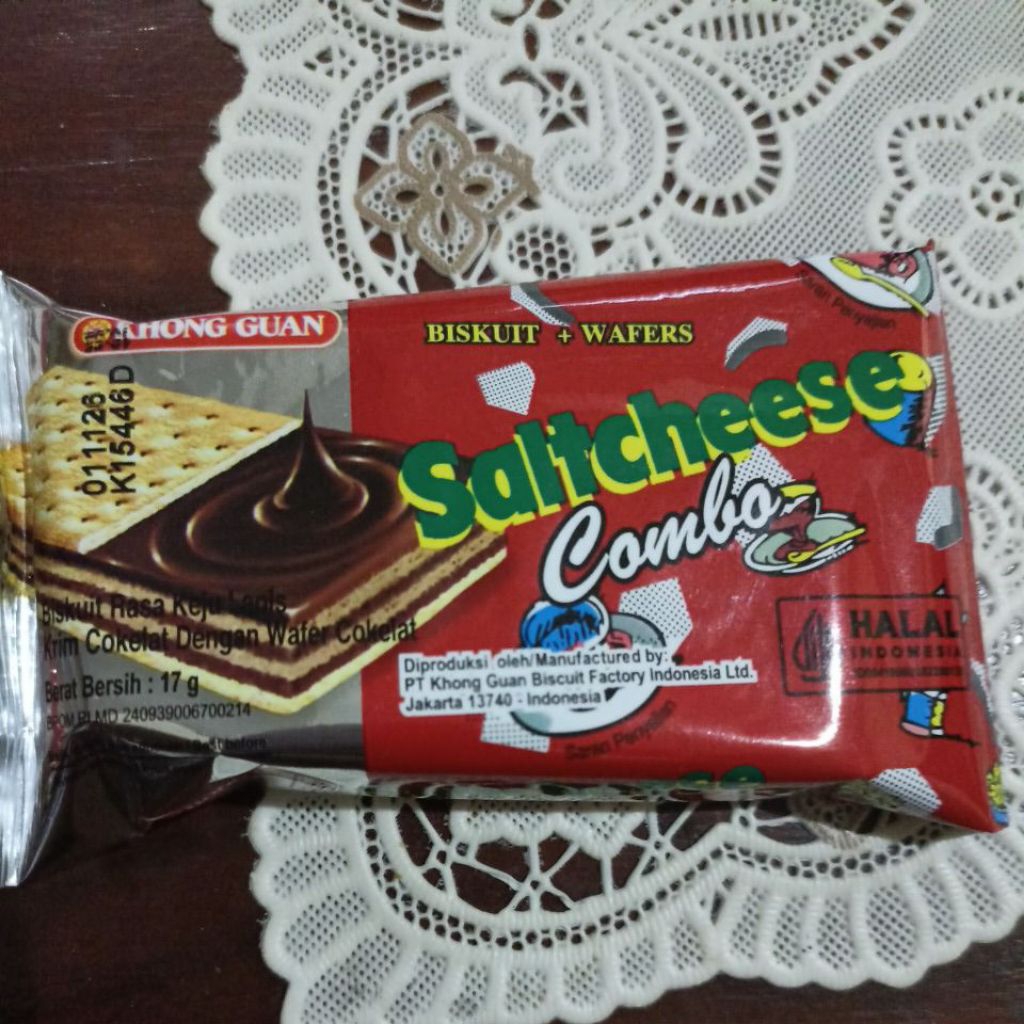 Khong Guan Biskuit Saltcheese Combo 10 Bungkus - Keju Lapis Coklat