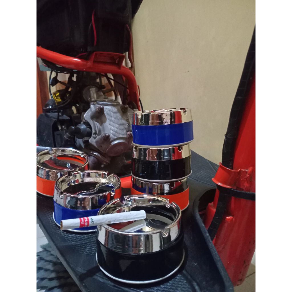 ASBAK PORTABLE/ASBAK PUTAR TUTUP /BAHAN STAINLESS STEEL DAN PVC PREMIUM/1pcs