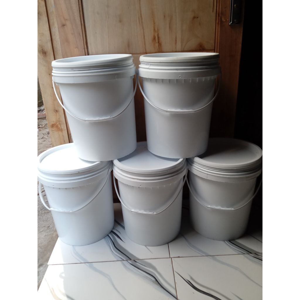 ember bekas cat 25kg putih polos serbaguna isi 5pcs