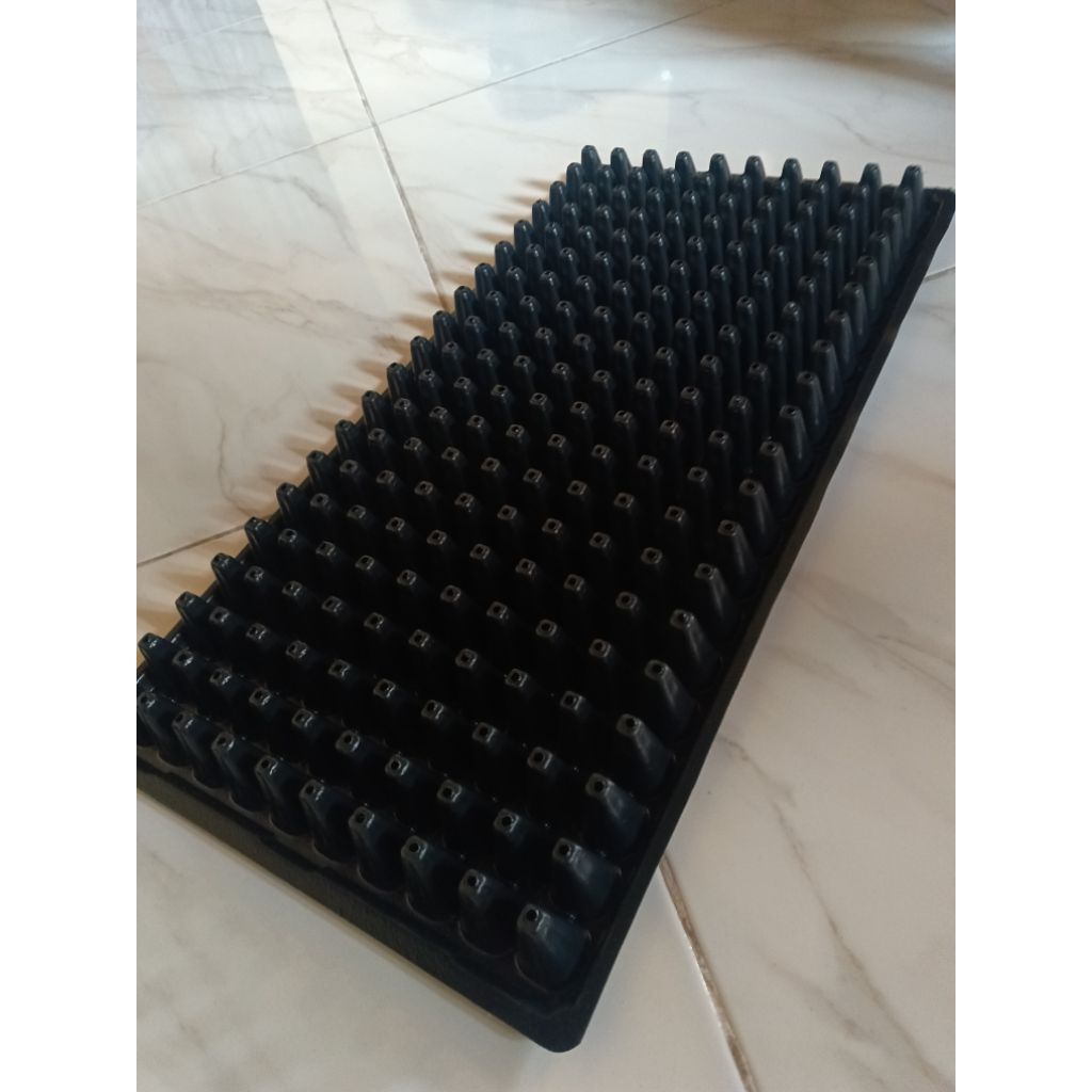 Tray Semai Pot Plastik Tebal 1mm 200 Lubang