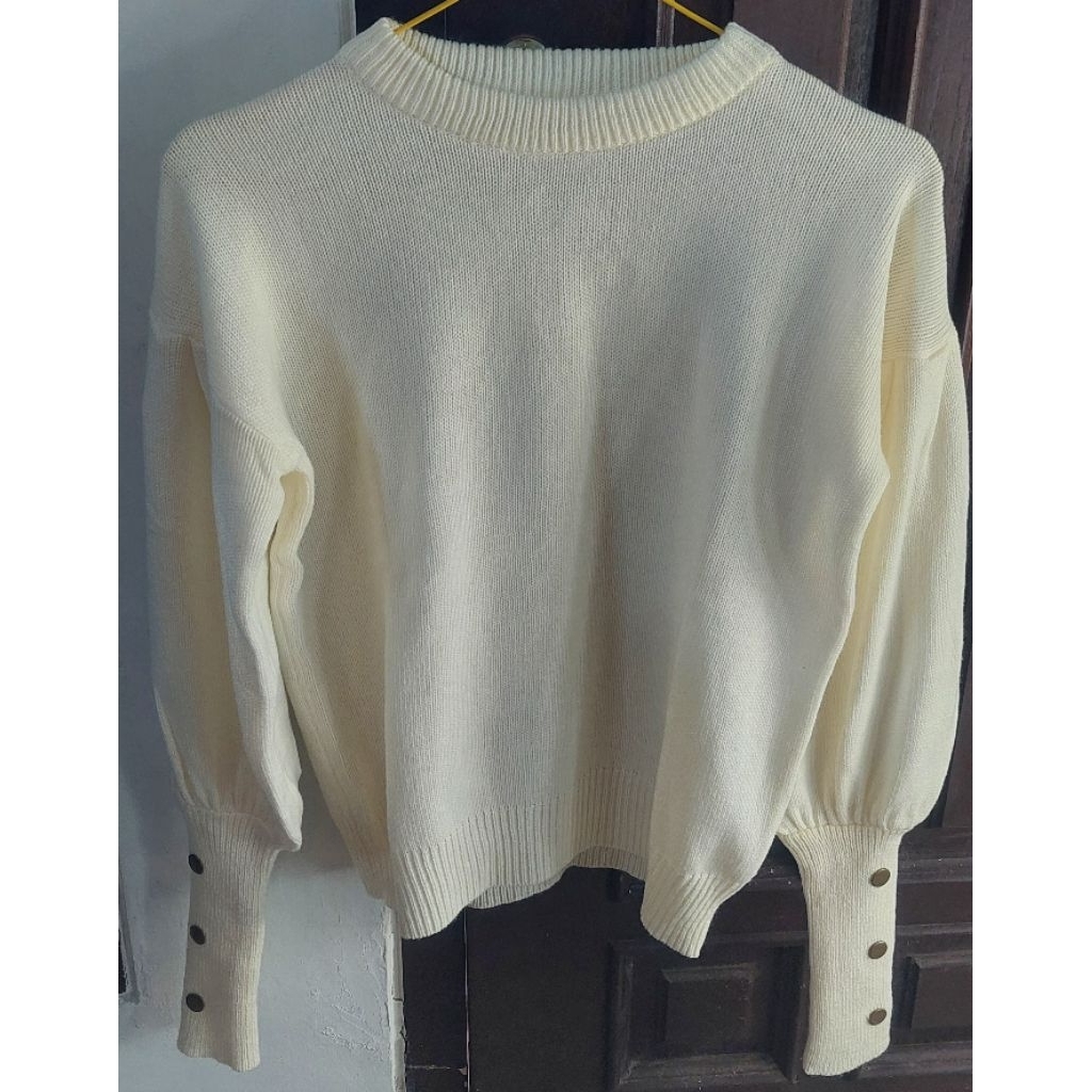 baju rajut wanita warna cream