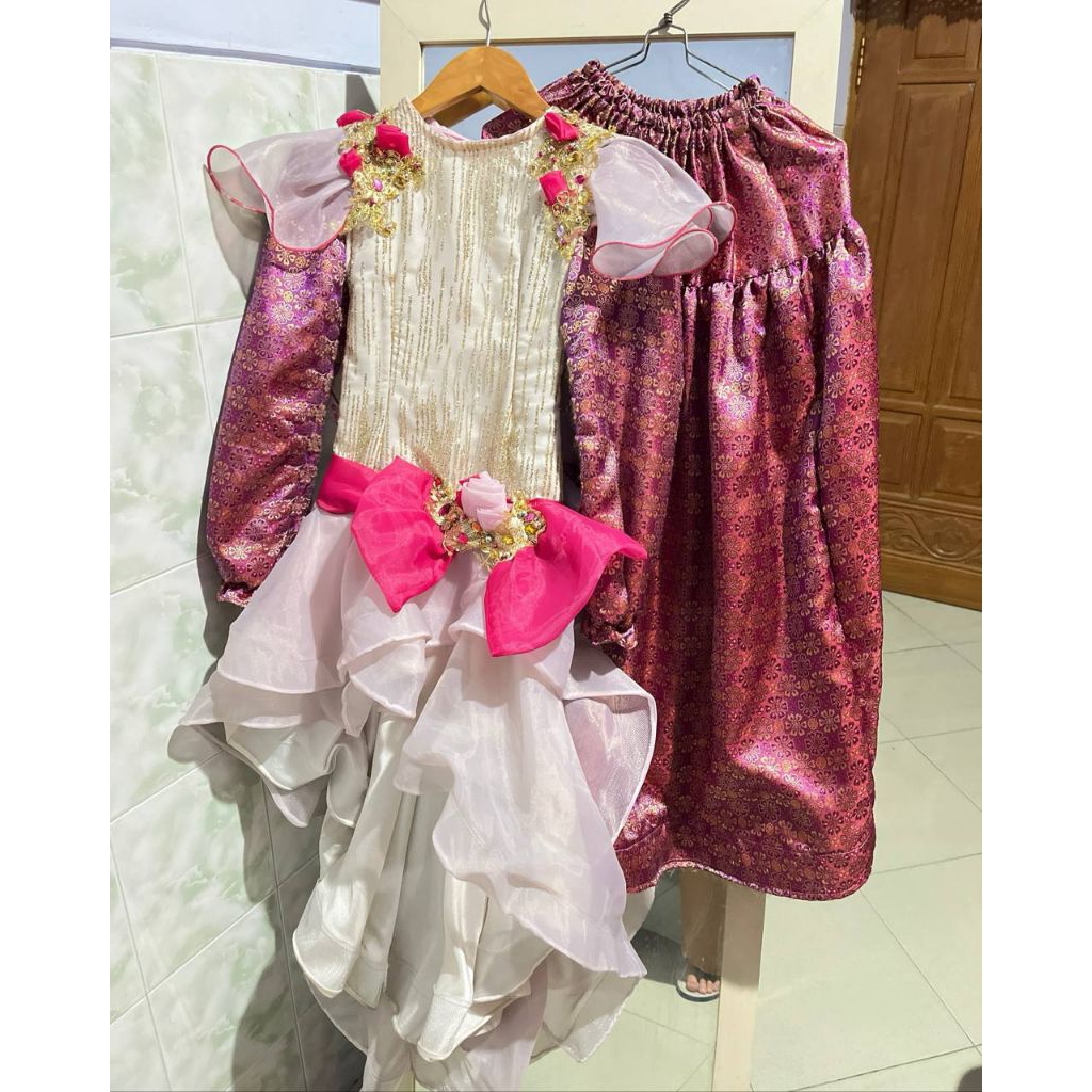 One Set Baju Fashion Show Anak Perempuan Batik | Bisa untuk Mayoret, Menari & Menyanyi | Preloved Be