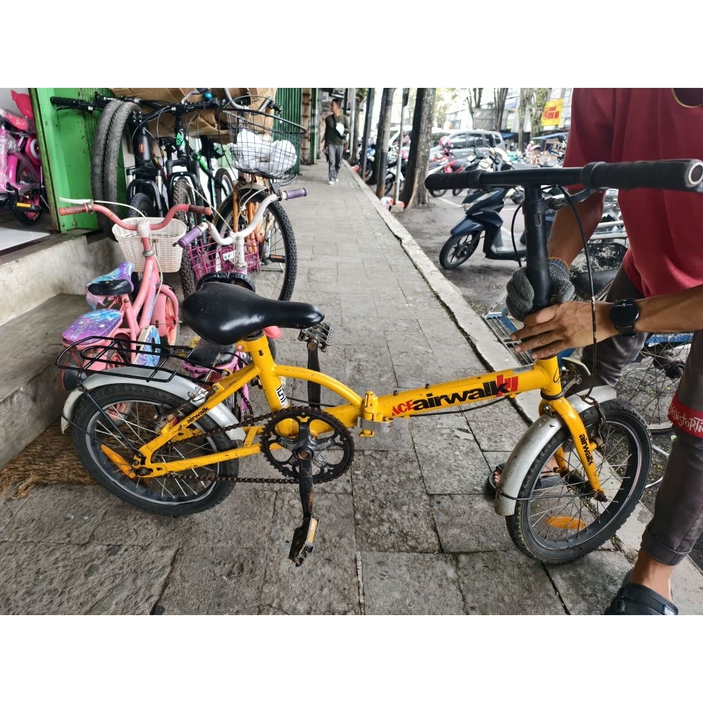 BEKAS SEPEDA LIPAT 16 ACE KUNING