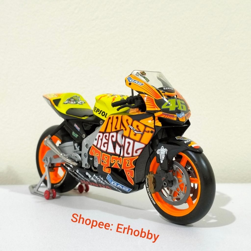 Minichamps Skala 1:12 MotoGP, Honda RC211V GP Valencia 2003, Valentino Rossi #46