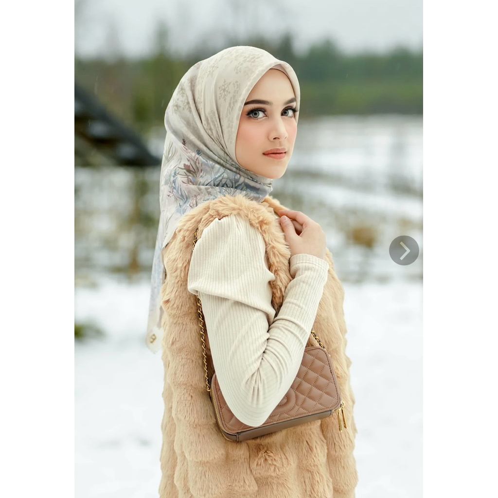 PL Disney's Frozen Buttonscarves Square - Almond Buttonscarves