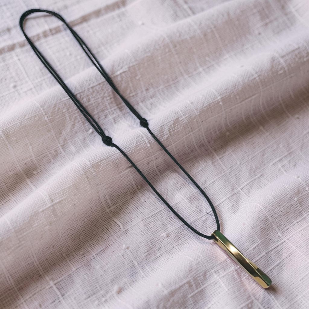 Kalung Tali  Simpel Pria & Wanita Liontin Balok Spiral Tali Hitam Korea