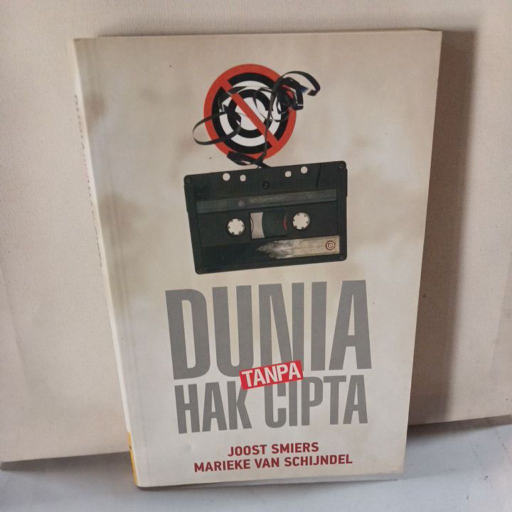 Buku DUNIA TANPA HAK CIPTA