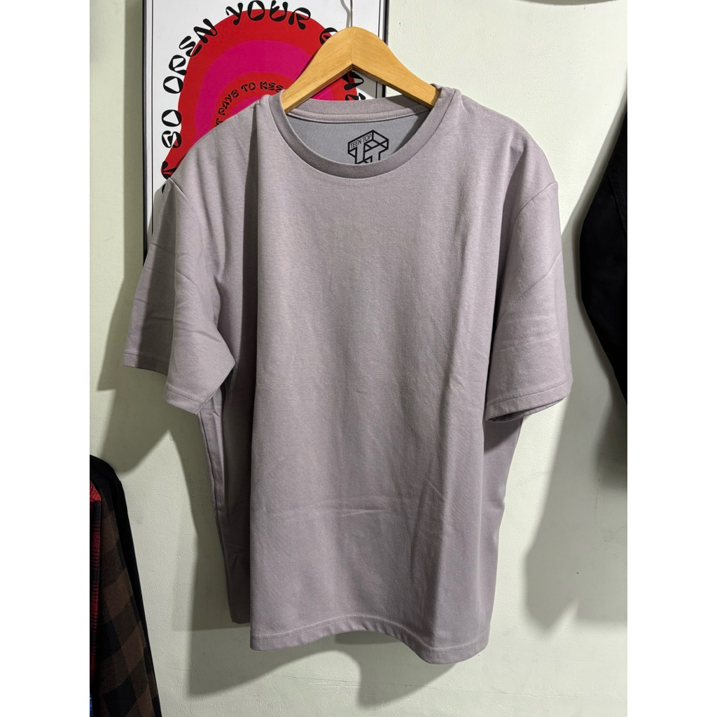 Kaos Oversize Uniqlo