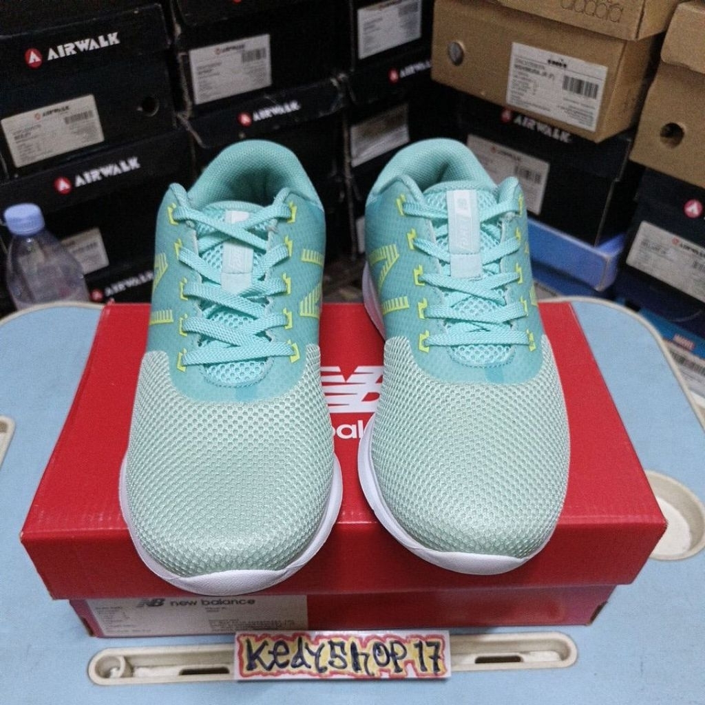Sepatu olahraga Wanita NWBLC (MDRFTXC1) Bali Blue/Newport Blue original resmi sport station