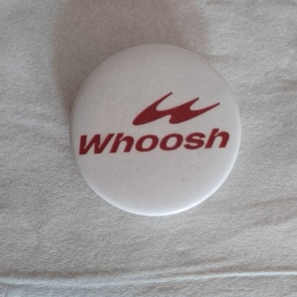 pin bros dengan logo nama Kereta Api Cepat Whoosh