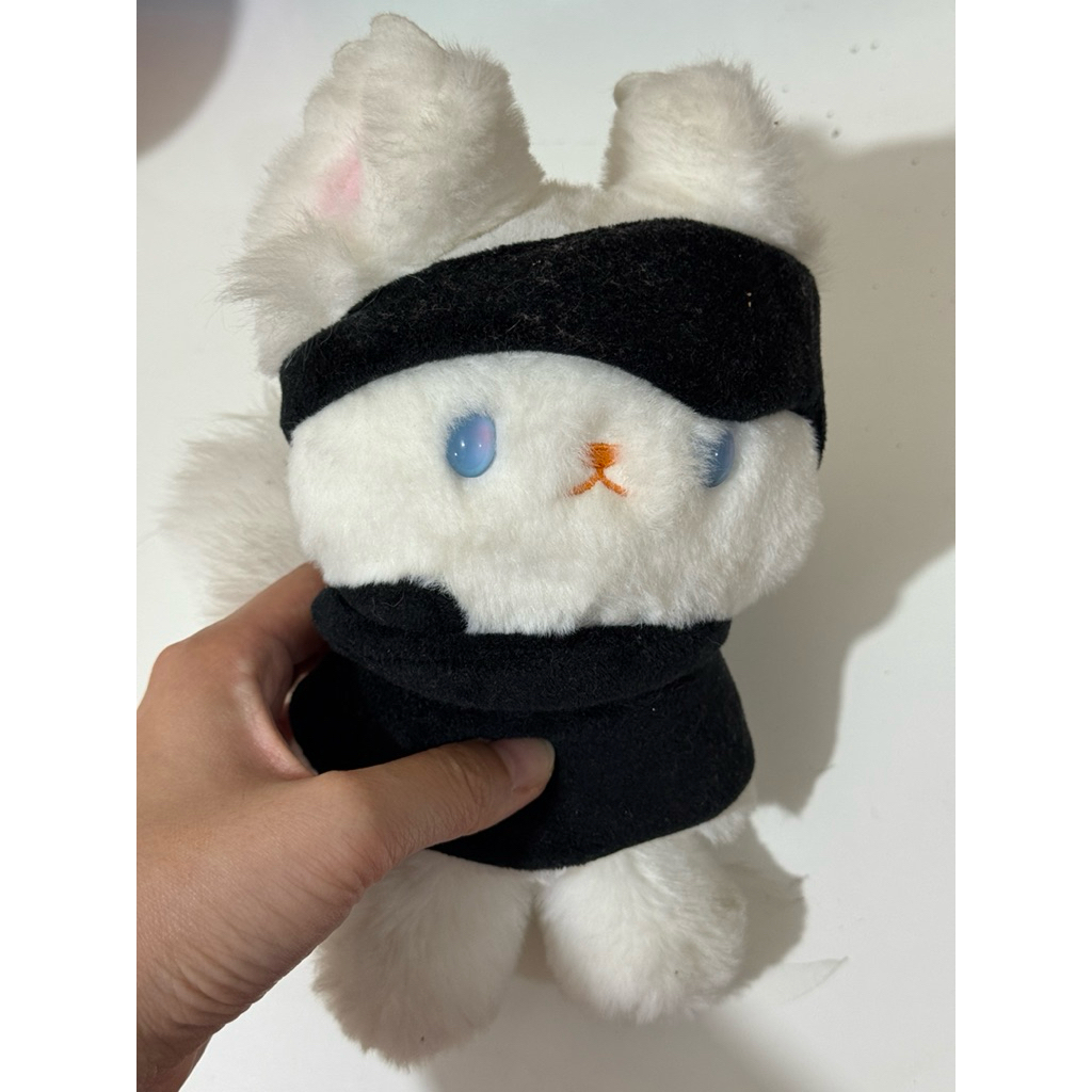 [PRELOVED] JUJUTSU KAISEN ANIMAL DOLL GOJO