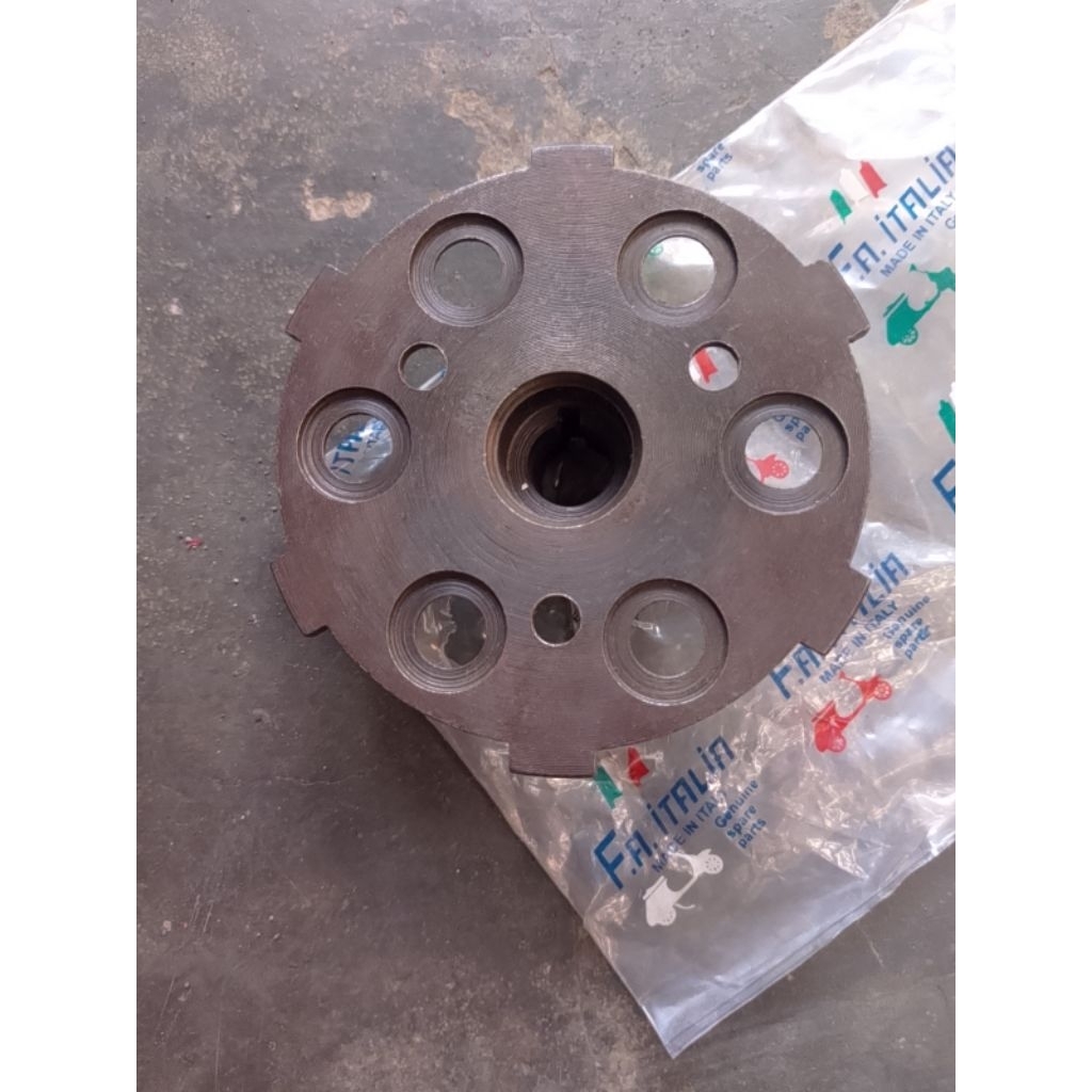 backplate vespa px kopling kecil