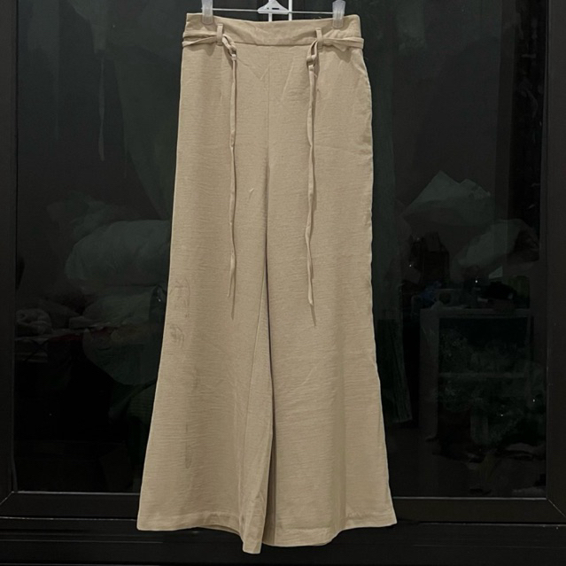 GU Kulot Cutbray Coksu With Belt