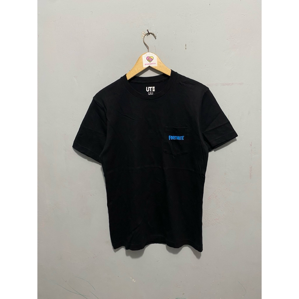 kaos uniqlo x Fortnite