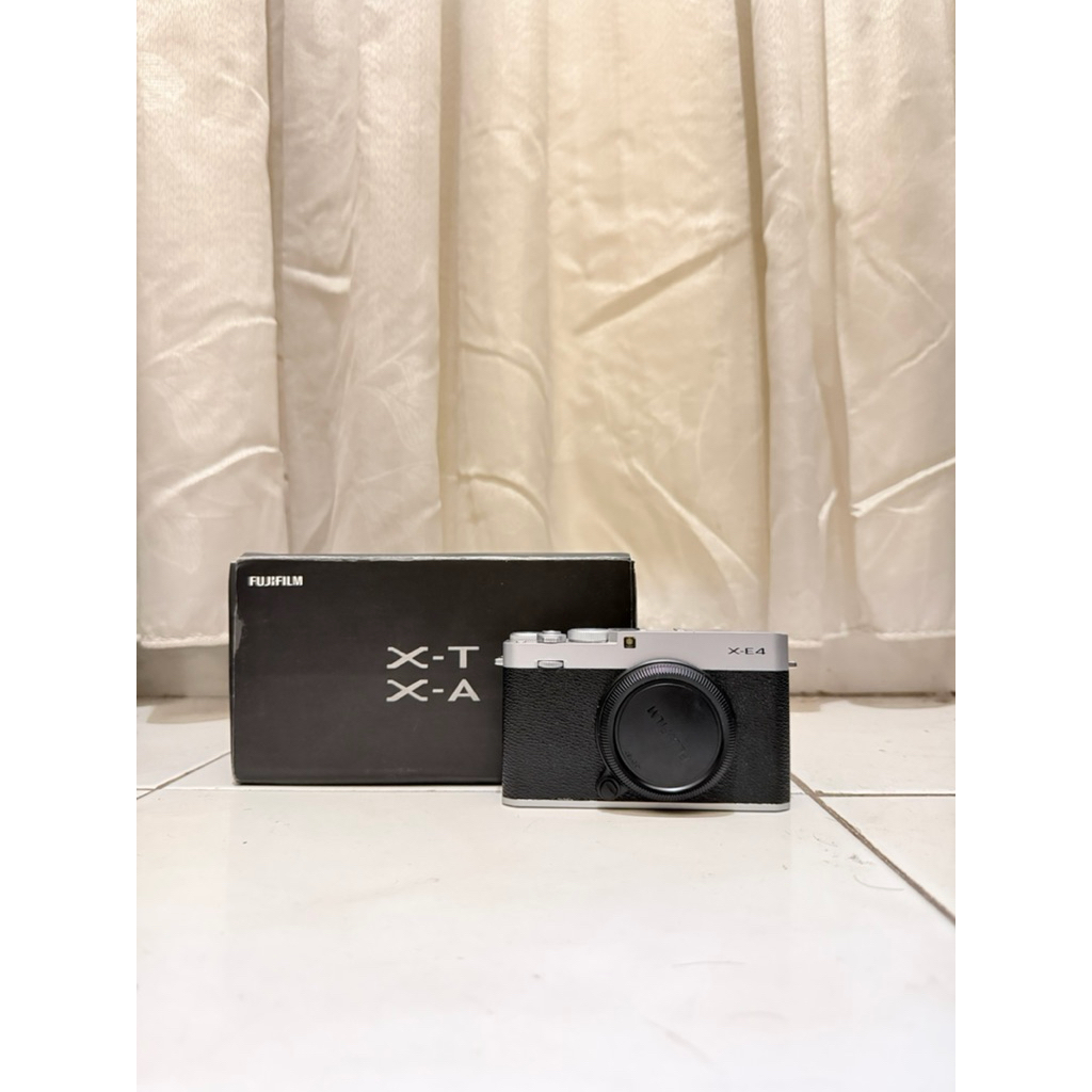 Kamera Fujifilm X-E4 SC Rendah Fuji XE4 XE 4