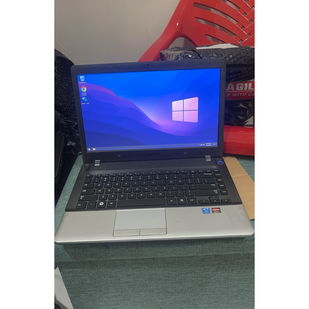 LAPTOP SAMSUNG RAM 4GB /HDD 500GB /SSD 128Gb