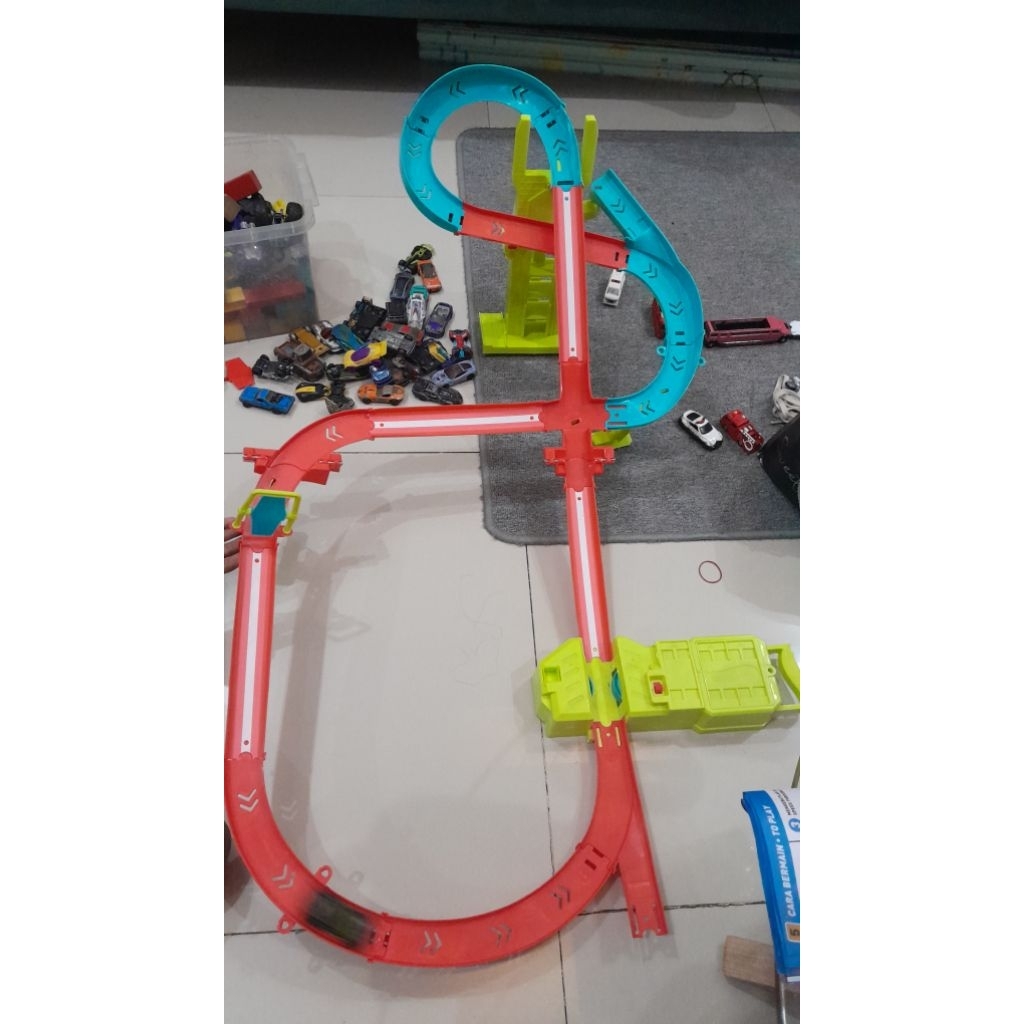 track hotwheels