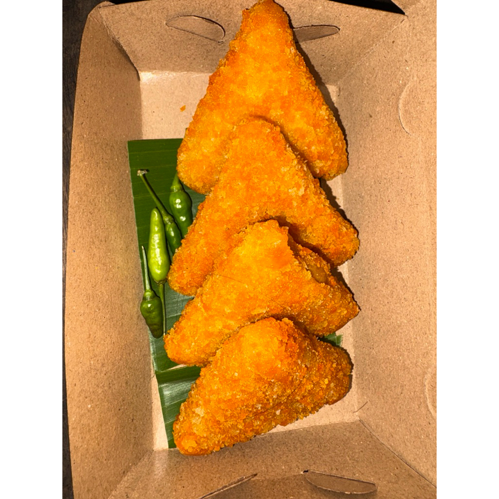 Risol ayam suwir pedas