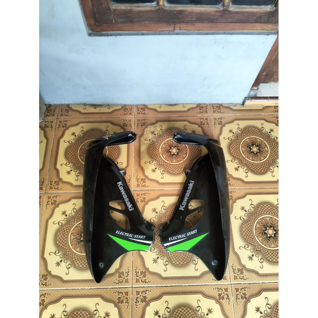 Sayap kawasaki blitz R original cat dan striping utuh