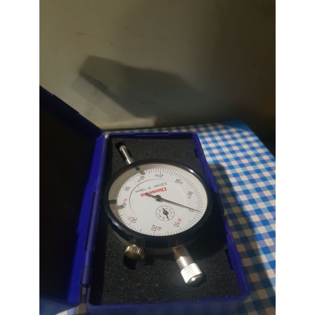 DIAL GAUGE