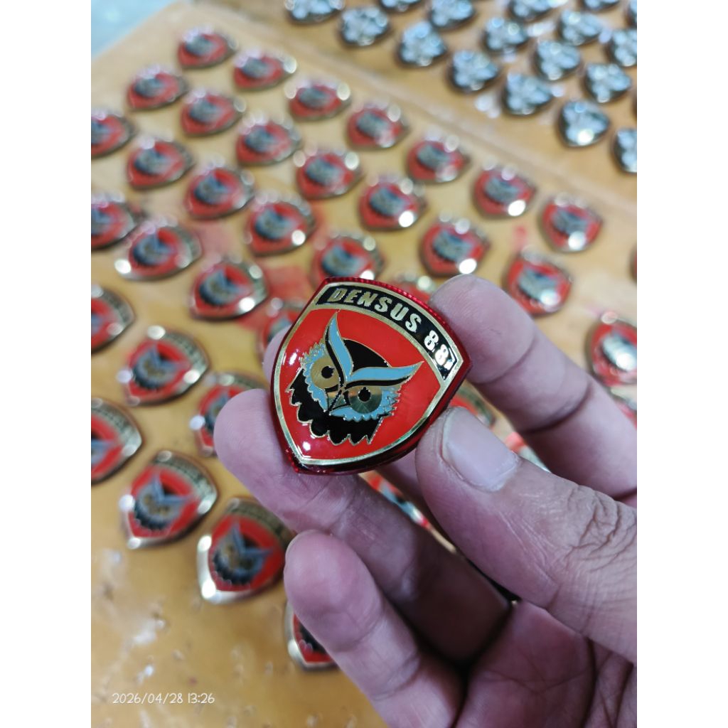 pin atribut brevet lencana densus 88 polri magnet
