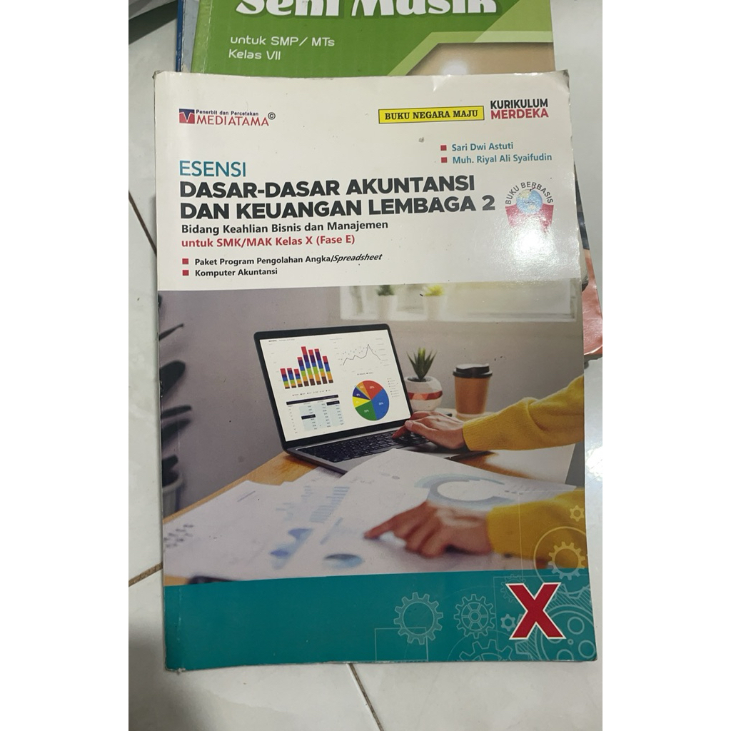 BUKU ORIGINAL BEKAS DASAR DASAR AKUNTANSI DAN KEUANGAN LEMBAGA 2 PENERBIT MEDIATAMA KURIKULUM MERDEK