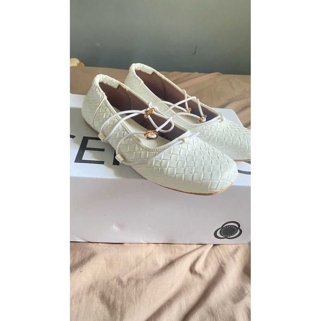 preloved flatshoes cekhas (viola flatshoes)