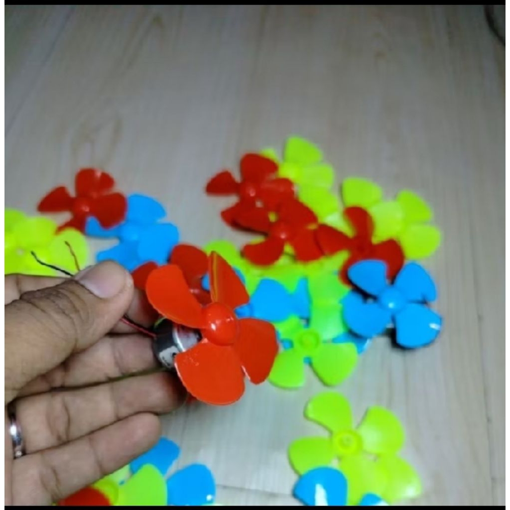 Balingan Warna Acak Kipas Layangan ABS Dinamo Mainan Angin DIY Baling Baling Kipas DIY