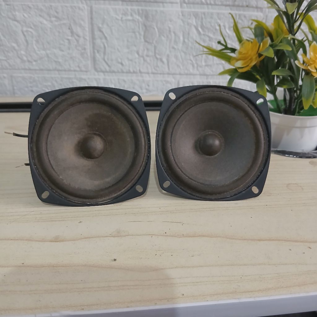 speaker satelit altec lansing (sepasang)